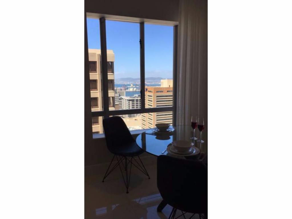 Triangle Luxury Suites By Totalstay Cape Town Bagian luar foto