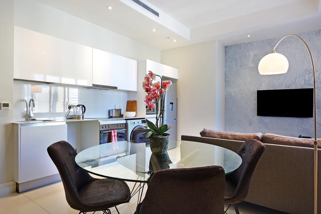 Triangle Luxury Suites By Totalstay Cape Town Bagian luar foto