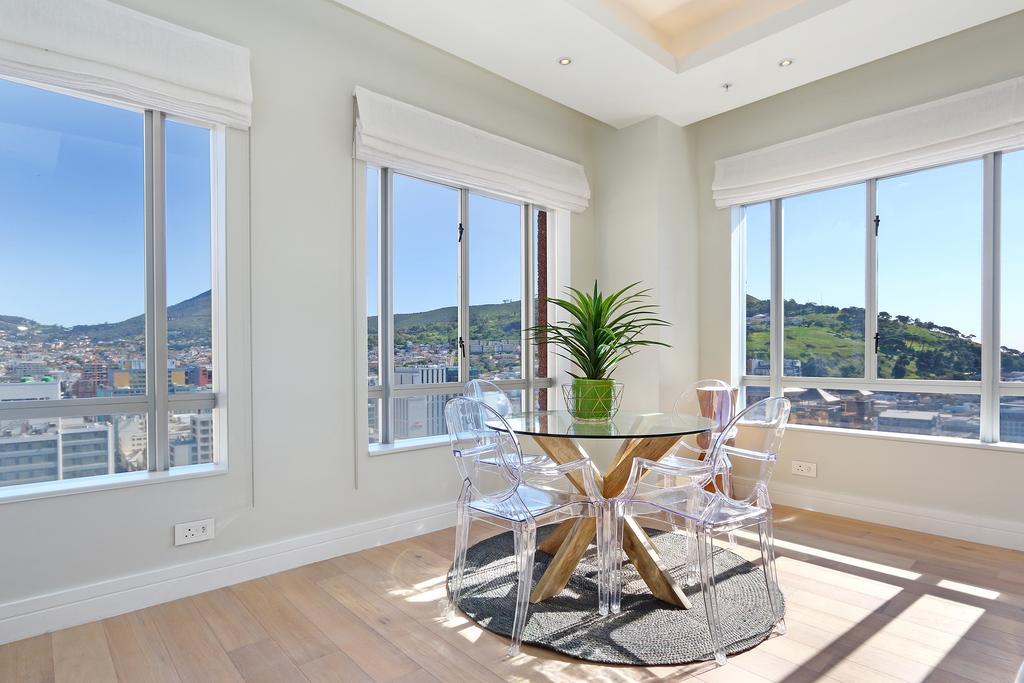 Triangle Luxury Suites By Totalstay Cape Town Bagian luar foto