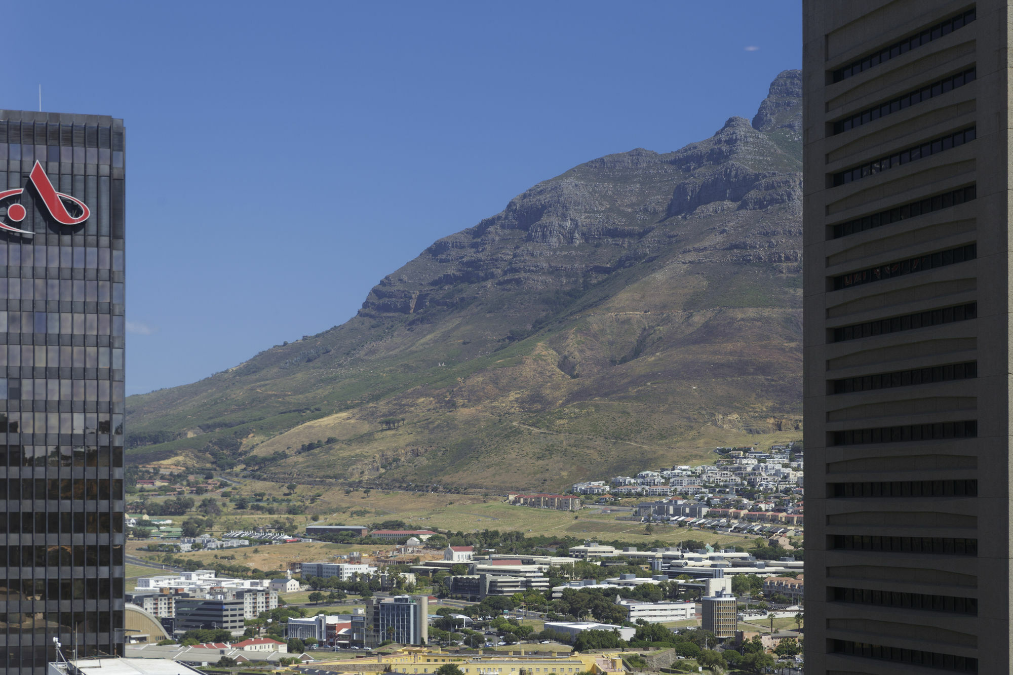 Triangle Luxury Suites By Totalstay Cape Town Bagian luar foto