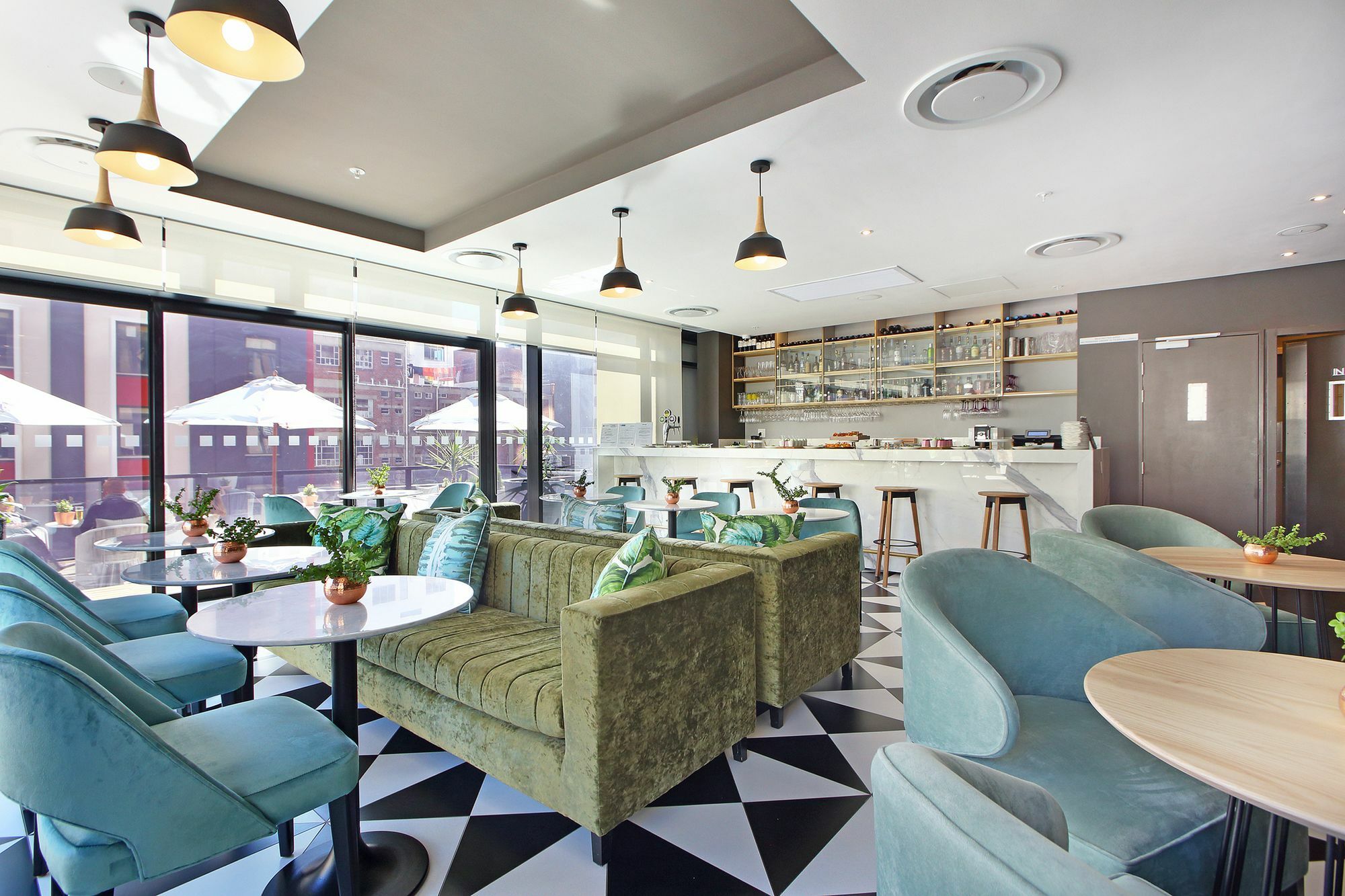 Triangle Luxury Suites By Totalstay Cape Town Bagian luar foto