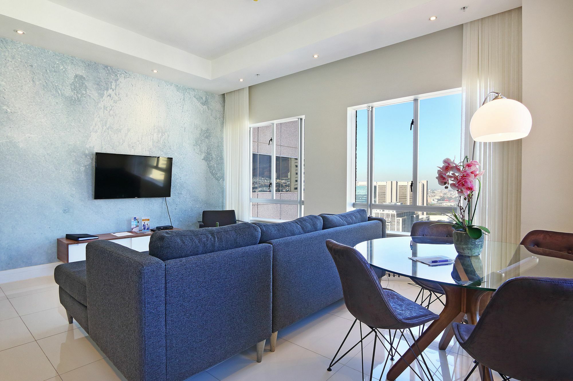 Triangle Luxury Suites By Totalstay Cape Town Bagian luar foto