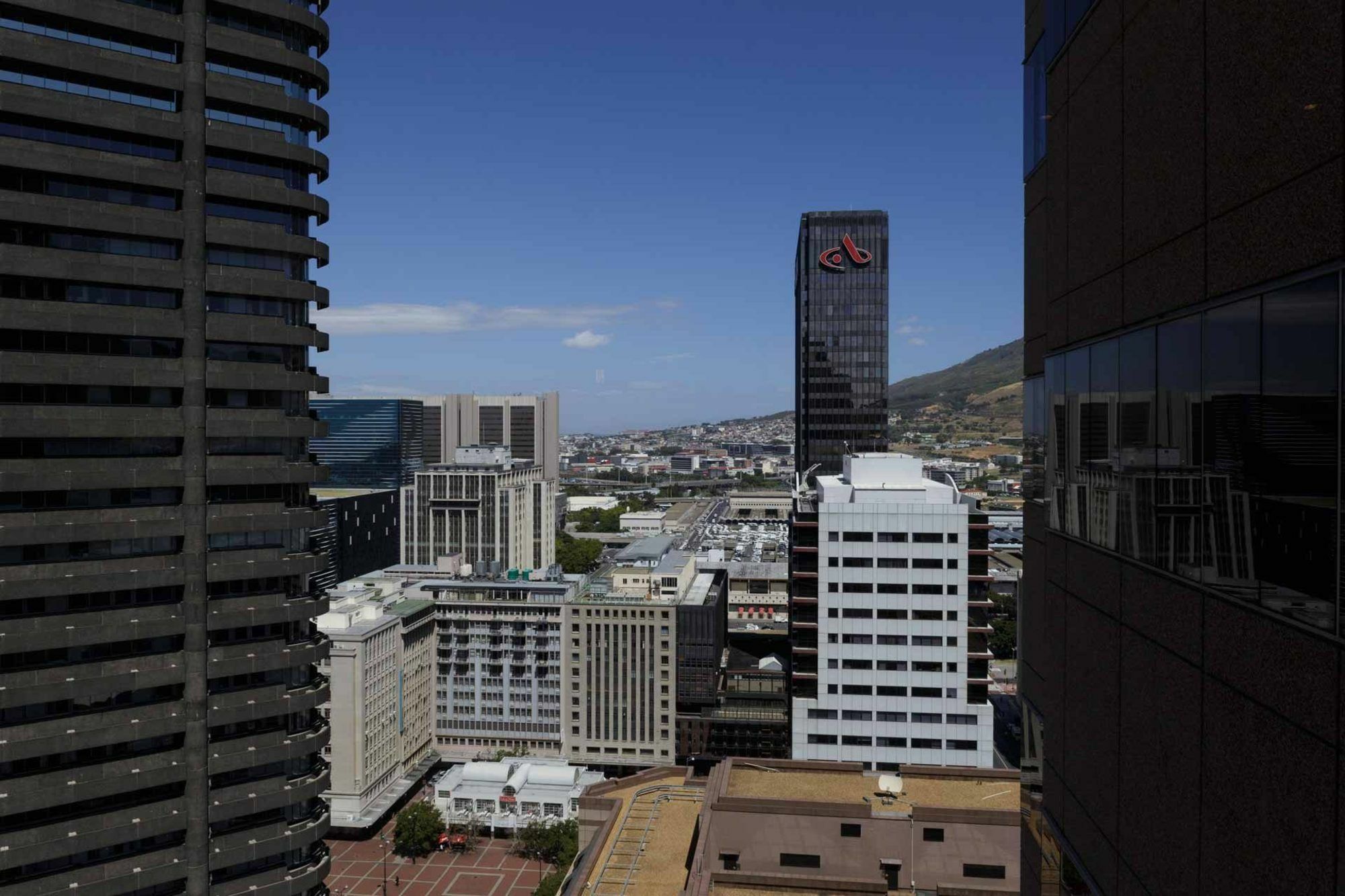 Triangle Luxury Suites By Totalstay Cape Town Bagian luar foto